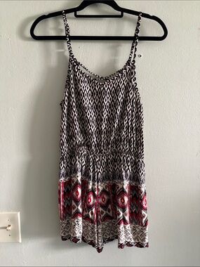 Angie’s Black & Red Patterned Spaghetti-Strap romper M